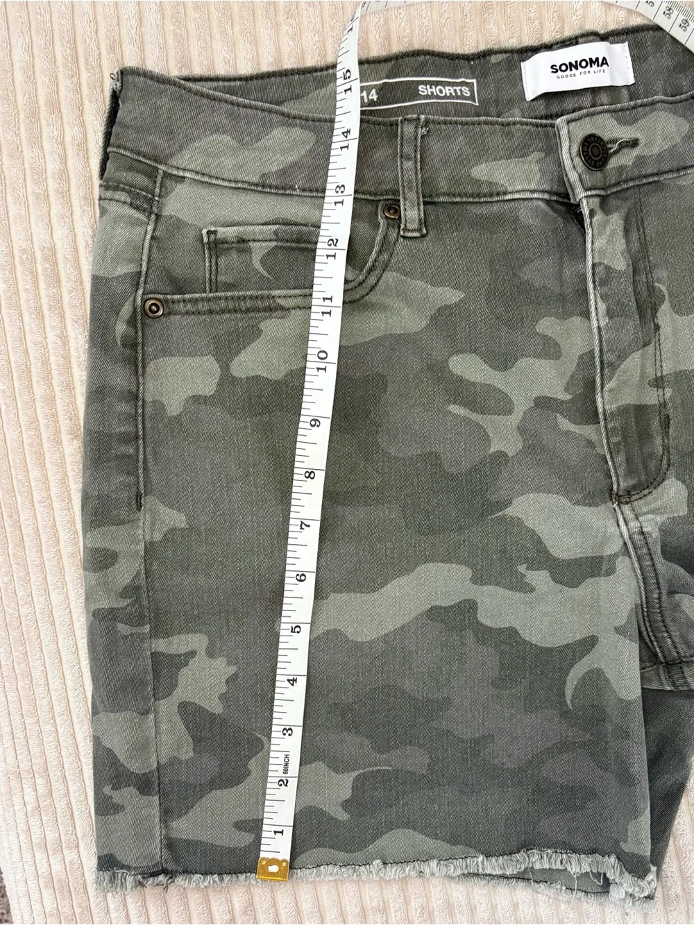 Sonoma Olive Camo Frayed-Hem Denim Shorts Size 14 - Picture 6 of 6